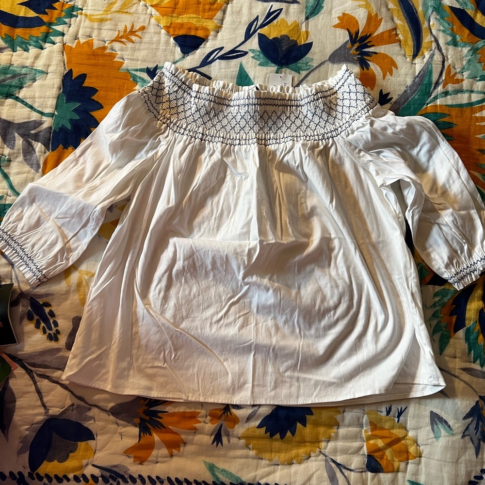 White/blue vineyard vines cotton poplin top
